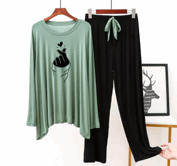Helnay Finger Love T-Shirt with Black Pajama