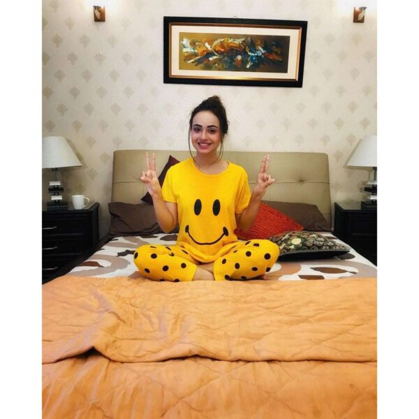 YELLOW SMILE - HALF SLEEVES - Image 4